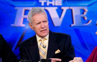 Illustration for article titled Poor Alex Trebek Was Subjected to Fox's "The Five" And Survived